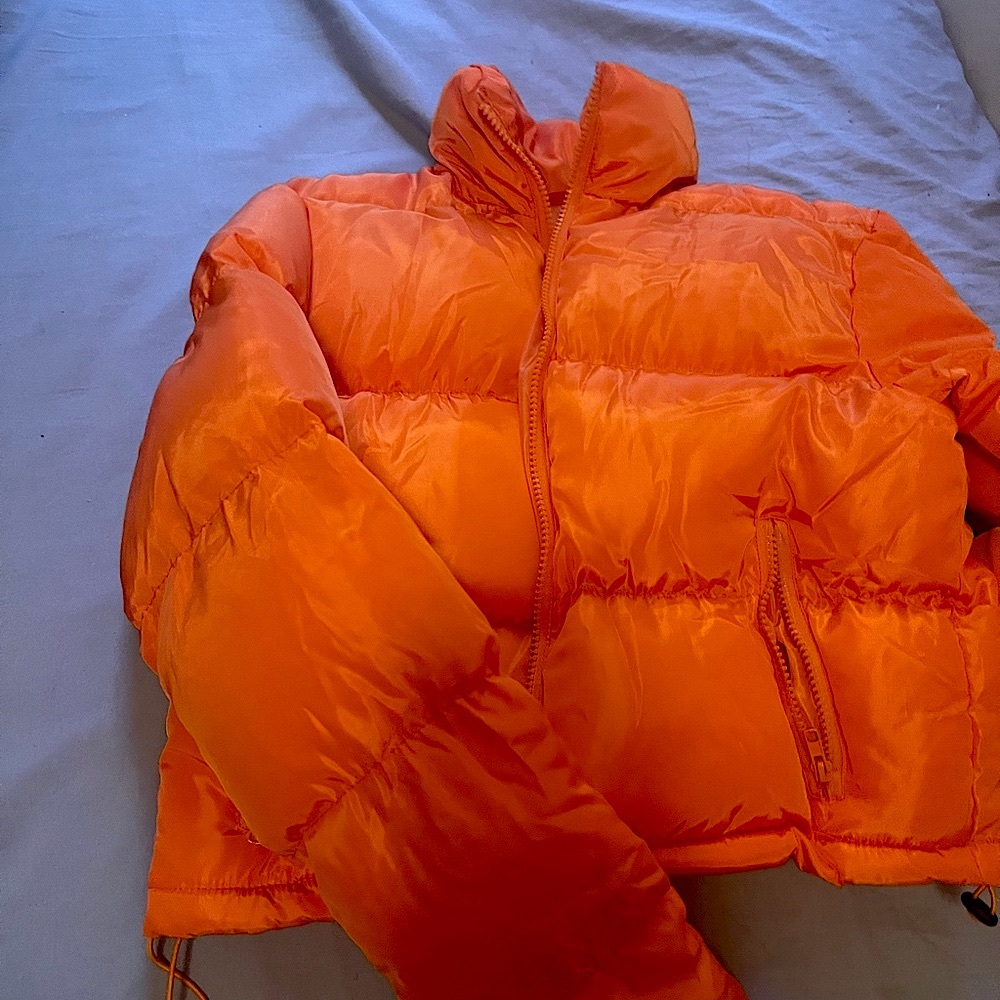 never worn puffer crop jacket